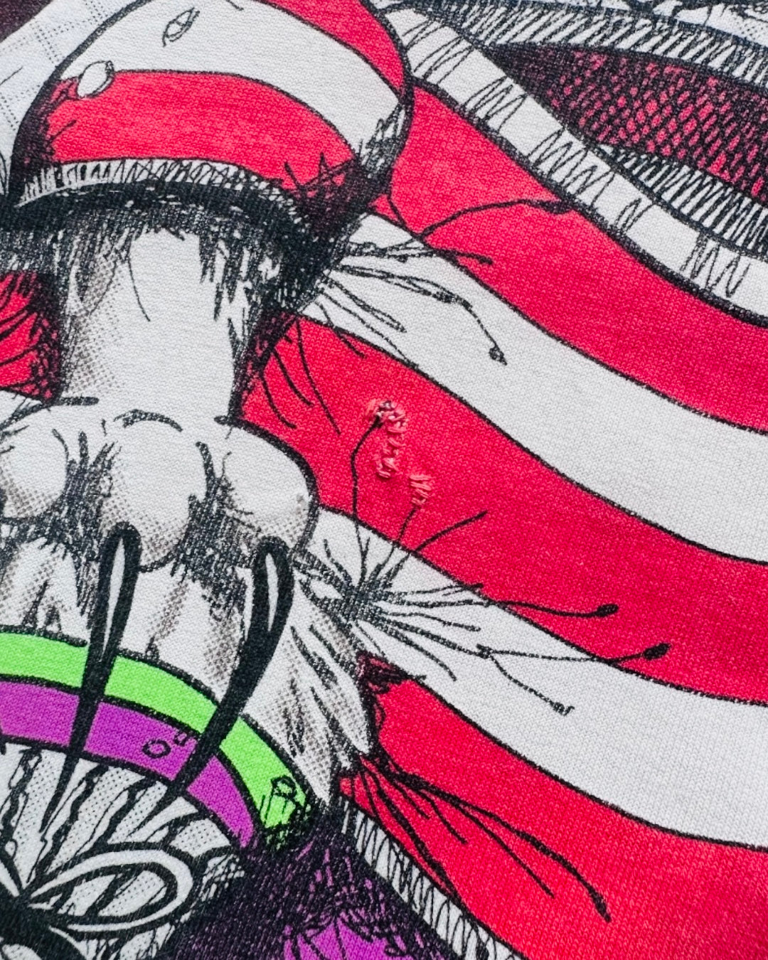 90s Alice's Adventures in Wonderland "CHESHIRE CAT soccer" Tshirt