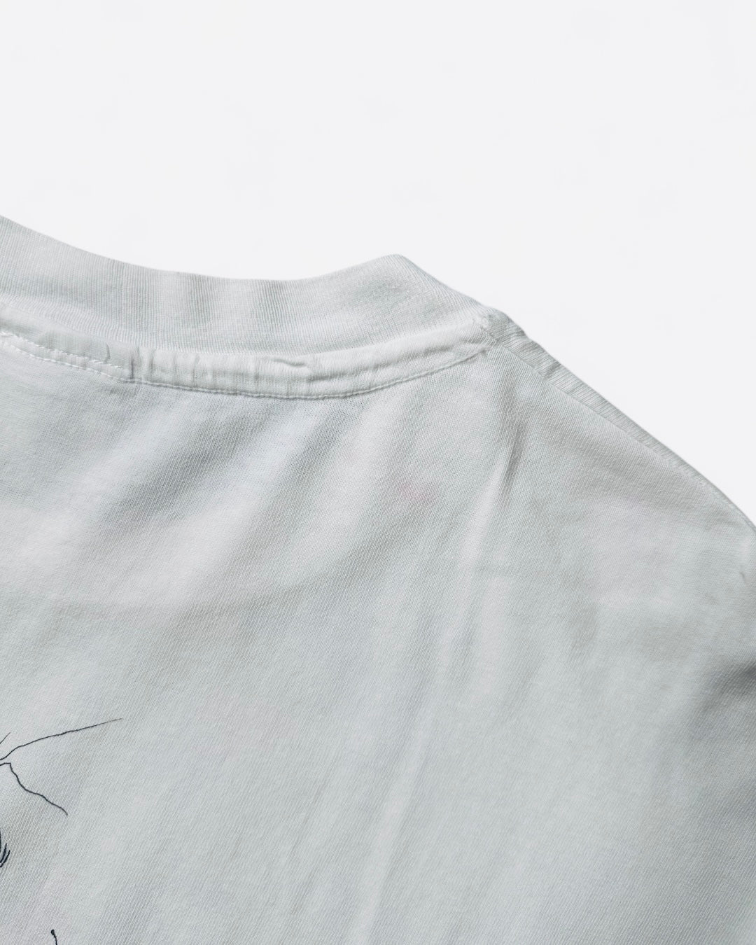 90s Alice's Adventures in Wonderland "CHESHIRE CAT soccer" Tshirt