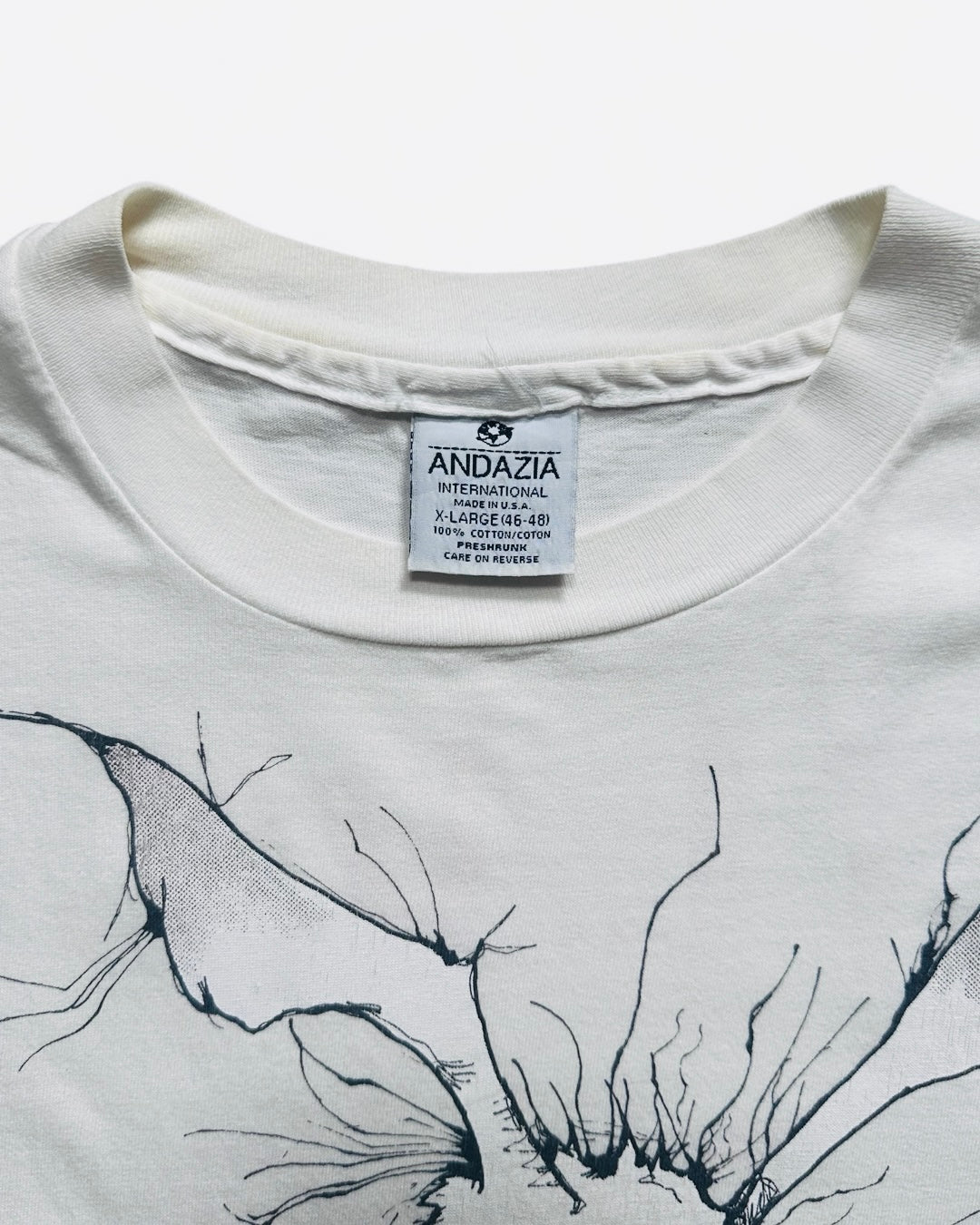 90s Alice's Adventures in Wonderland "White Rabbit" Tshirt