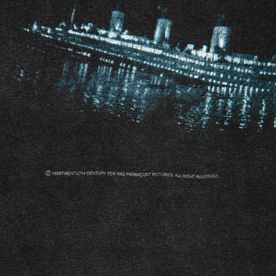 90s Titanic t-shirt