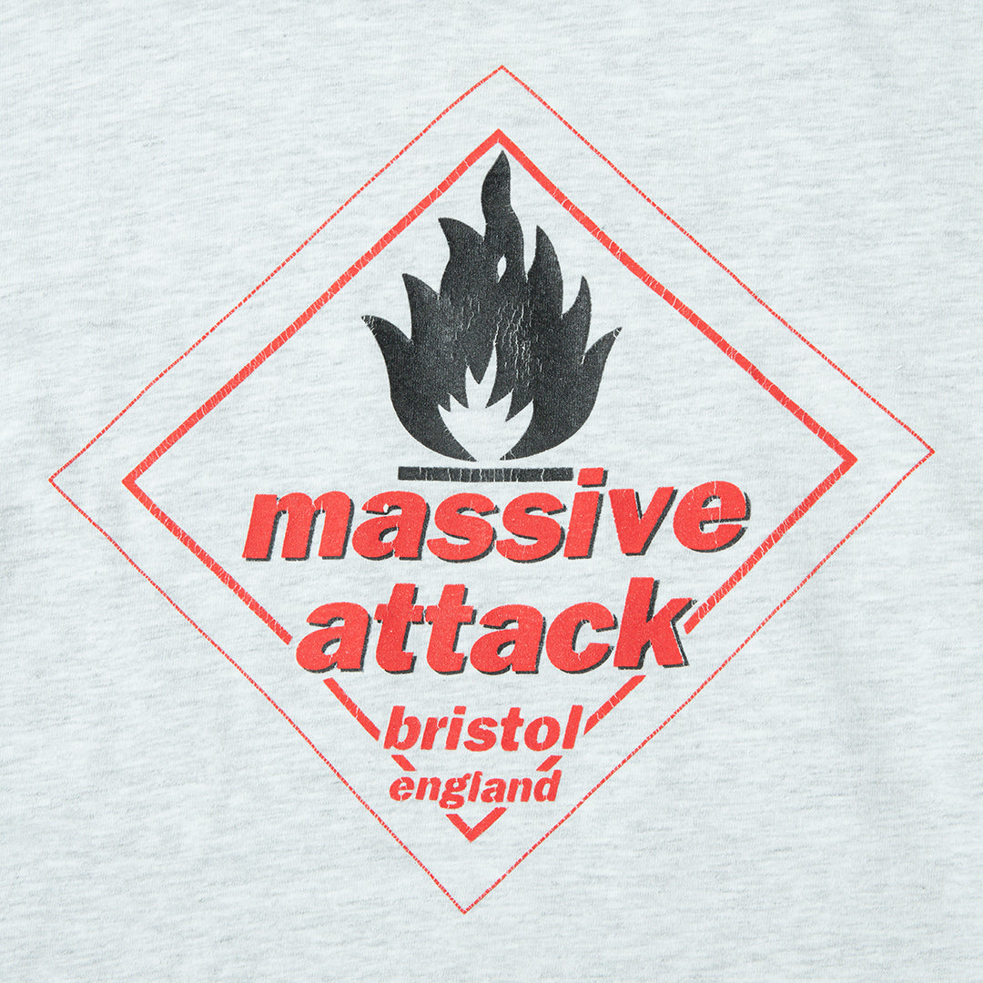 トップス 90's Levi's Massive Attack S/S Tee Vintage Massive Attack Mezzanine 1998 Levi's T Shirt 90's